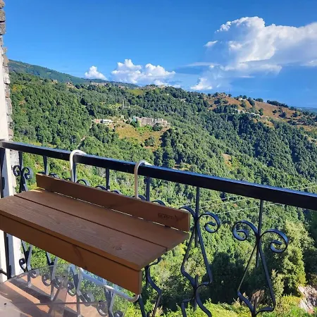 House Between The Sea And The Mountain Appartement *