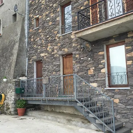 House Between The Sea And The Mountain Appartamento