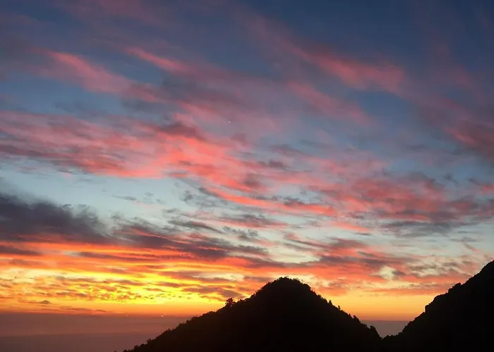 Apartment House Between The Sea And The Mountain