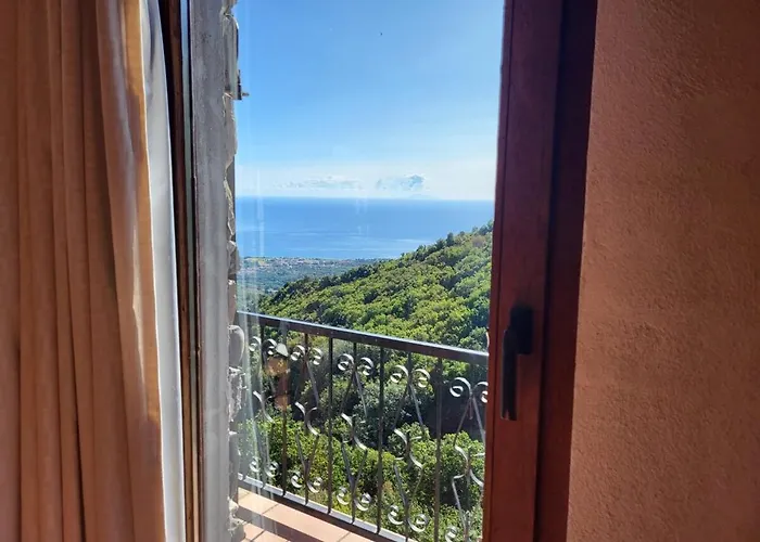 House Between The Sea And The Mountain