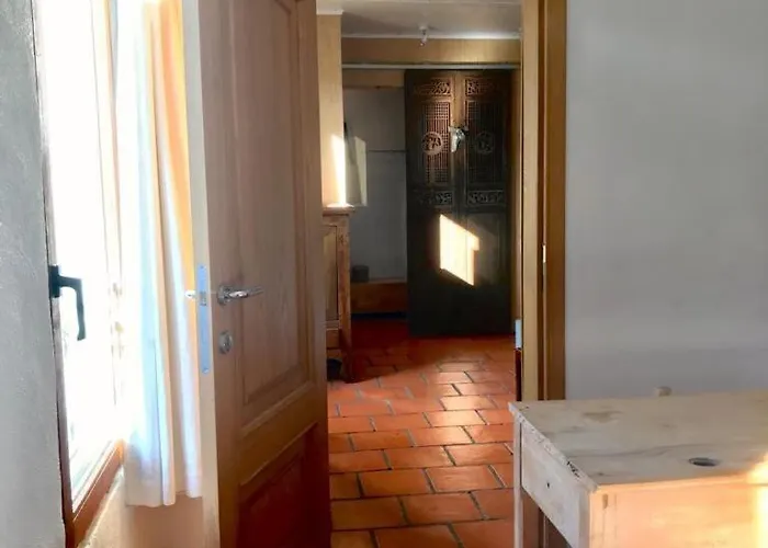 Apartment House Between The Sea And The Mountain *