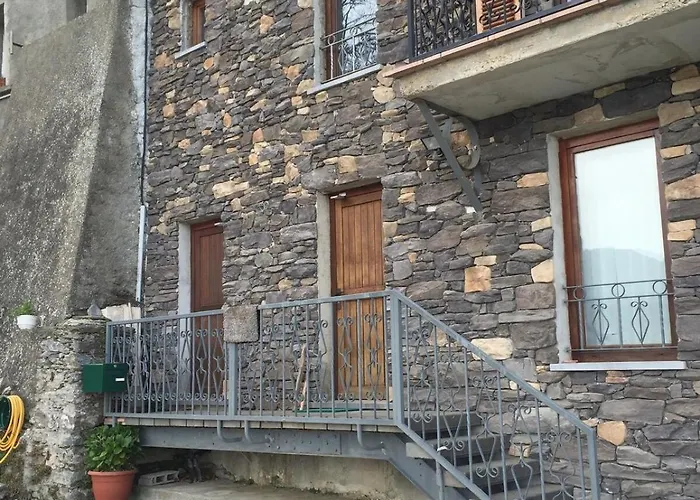 House Between The Sea And The Mountain Apartment