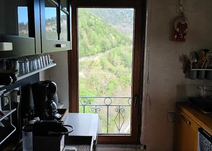 Apartment House Between The Sea And The Mountain